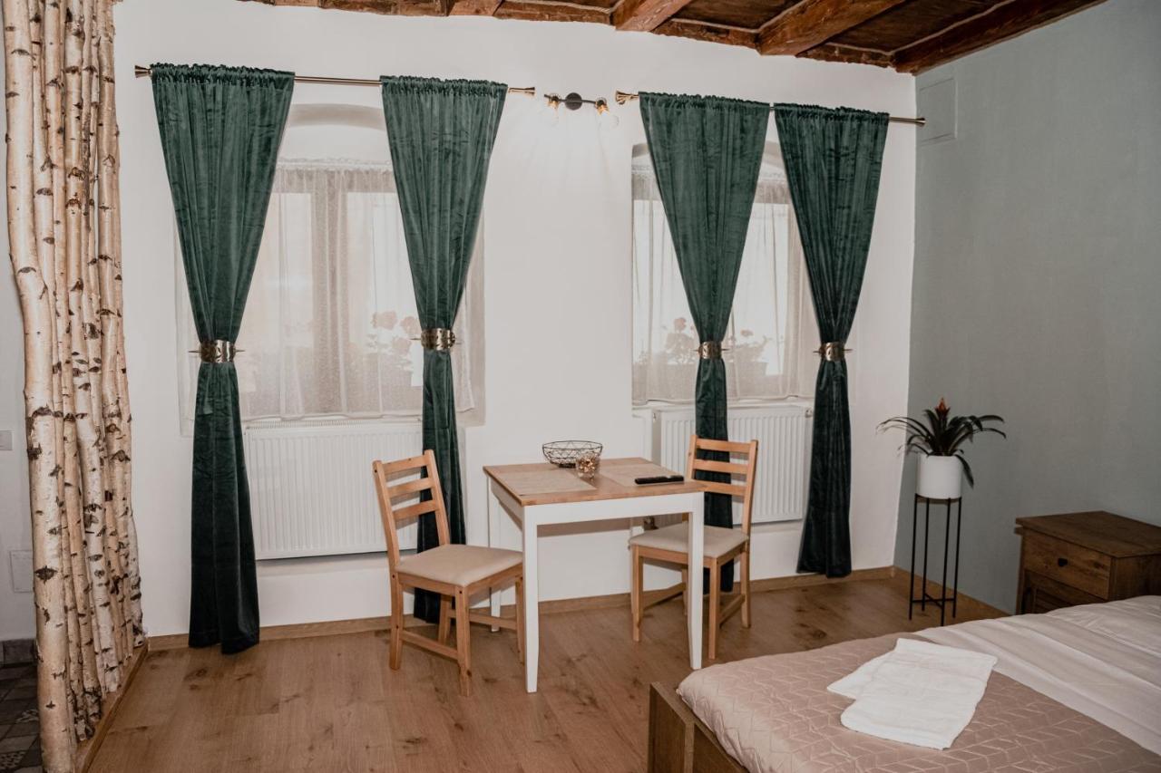 Central Garden Apartments Brasov Bagian luar foto