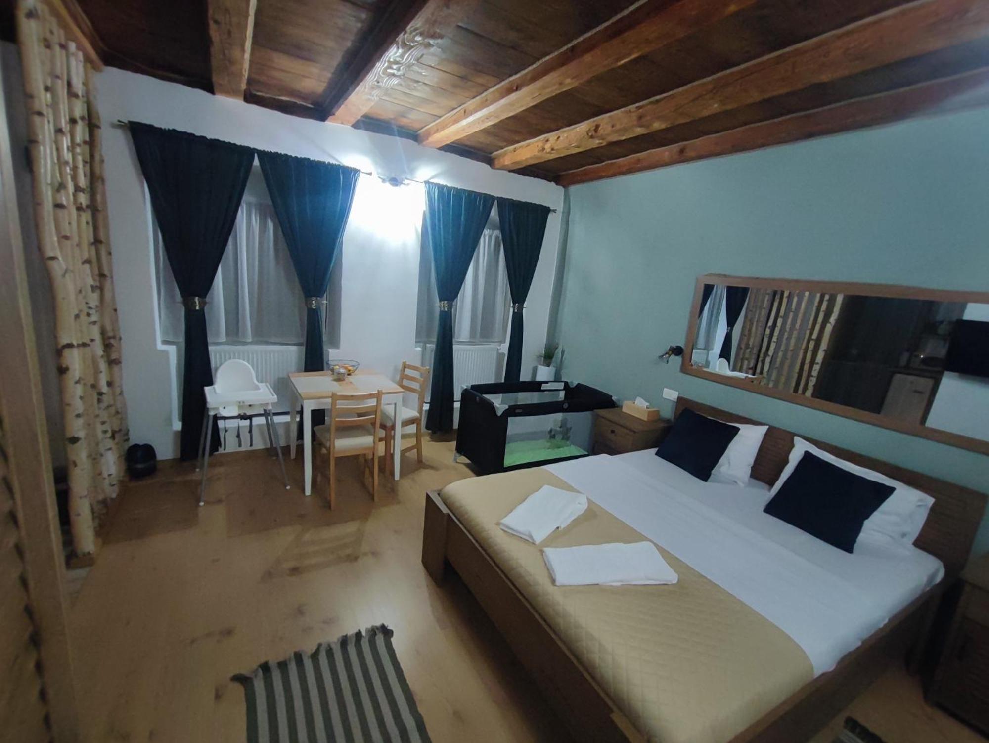 Central Garden Apartments Brasov Bagian luar foto