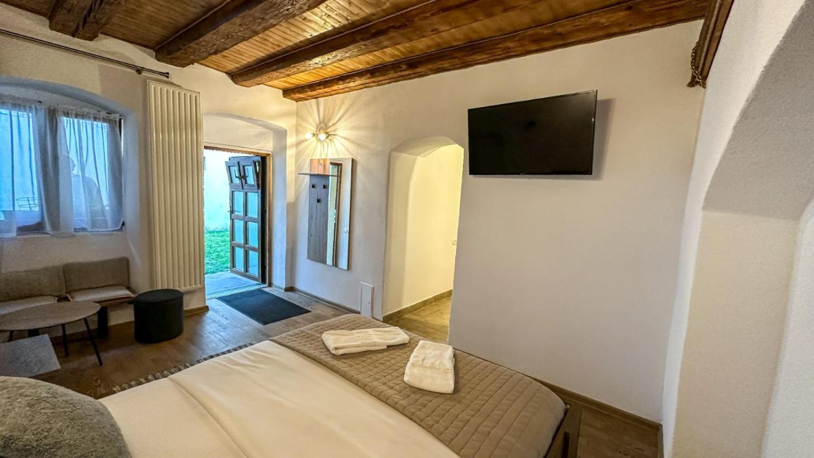 Central Garden Apartments Brasov Bagian luar foto